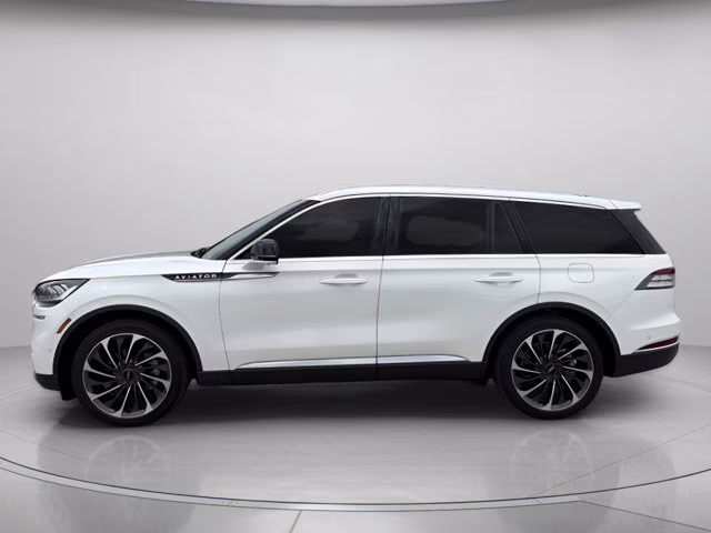 2022 White Metallic Lincoln Aviator Reserve RWD SUV