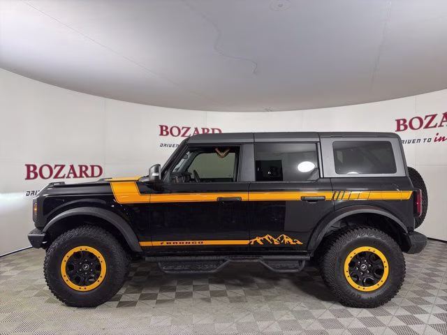 2024 Shadow Black Ford Bronco Badlands 4X4 SUV