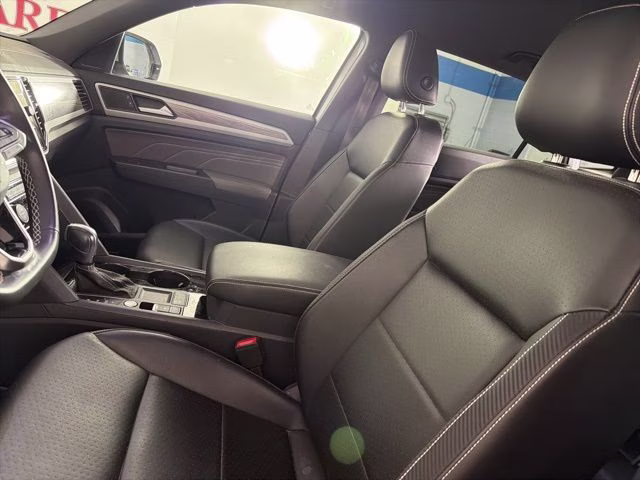 2022 Silver Volkswagen Atlas Cross Sport 2.0T SE w/Technology FWD SUV
