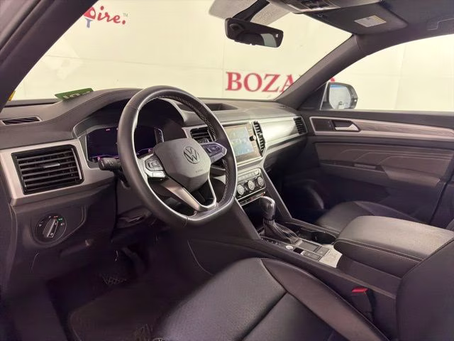 2022 Silver Volkswagen Atlas Cross Sport 2.0T SE w/Technology FWD SUV