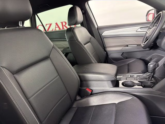 2022 Silver Volkswagen Atlas Cross Sport 2.0T SE w/Technology FWD SUV