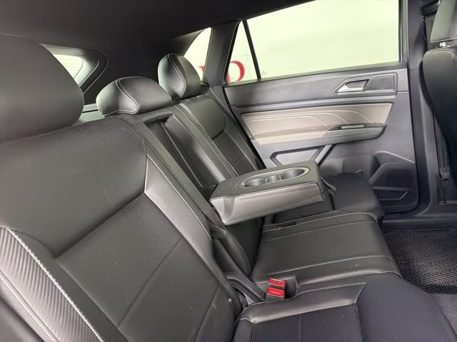 2022 Silver Volkswagen Atlas Cross Sport 2.0T SE w/Technology FWD SUV