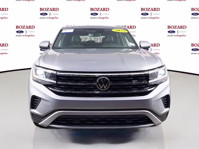 2022 Silver Volkswagen Atlas Cross Sport 2.0T SE w/Technology FWD SUV