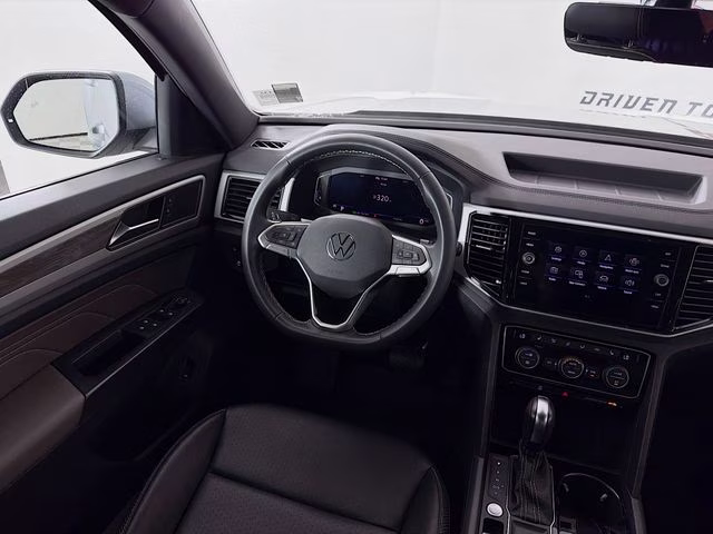2022 Silver Volkswagen Atlas Cross Sport 2.0T SE w/Technology FWD SUV