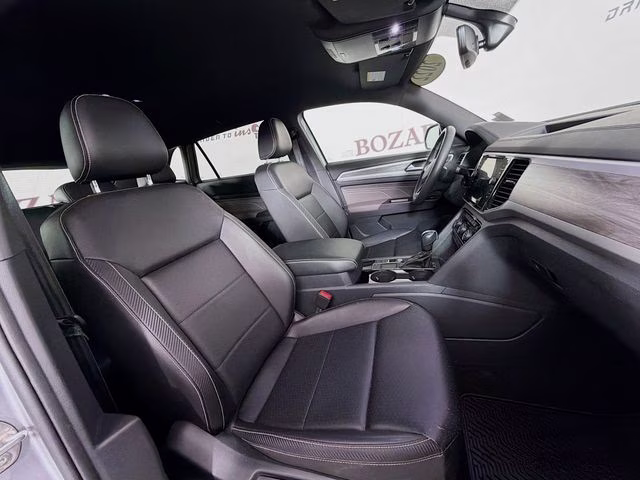 2022 Silver Volkswagen Atlas Cross Sport 2.0T SE w/Technology FWD SUV