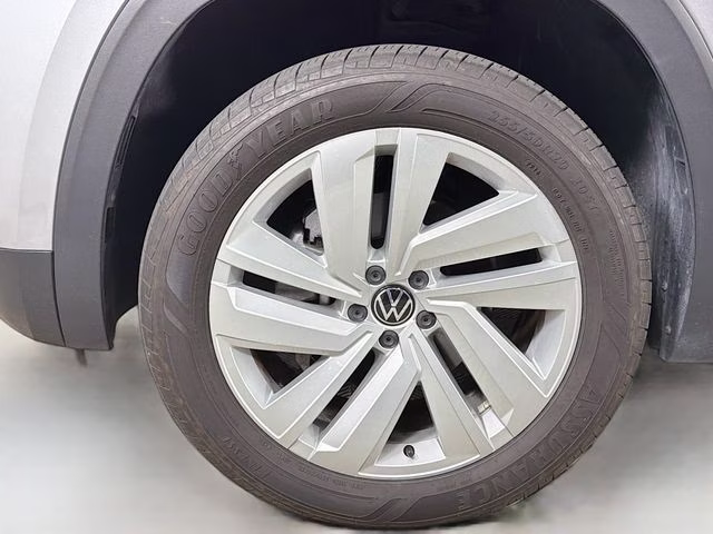 2022 Silver Volkswagen Atlas Cross Sport 2.0T SE w/Technology FWD SUV