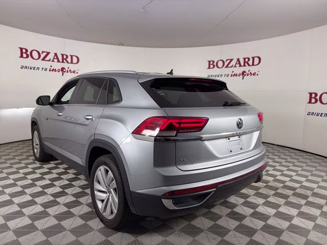2022 Silver Volkswagen Atlas Cross Sport 2.0T SE w/Technology FWD SUV