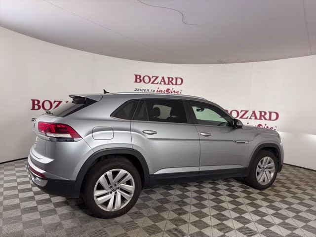 2022 Silver Volkswagen Atlas Cross Sport 2.0T SE w/Technology FWD SUV