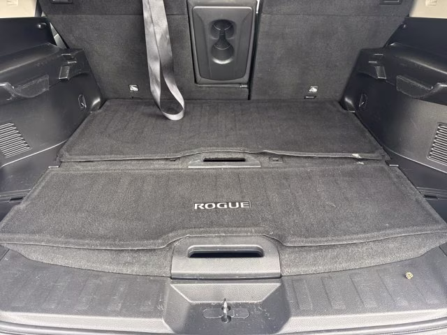 2019 Brilliant Silver Metallic Nissan Rogue SV FWD SUV