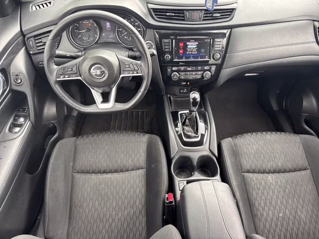 2019 Brilliant Silver Metallic Nissan Rogue SV FWD SUV
