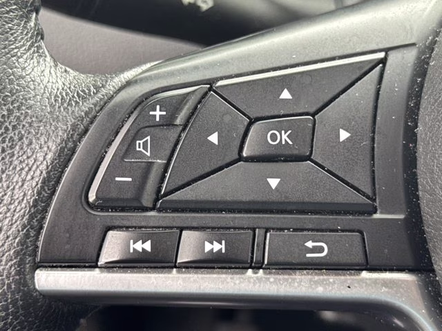 2019 Brilliant Silver Metallic Nissan Rogue SV FWD SUV