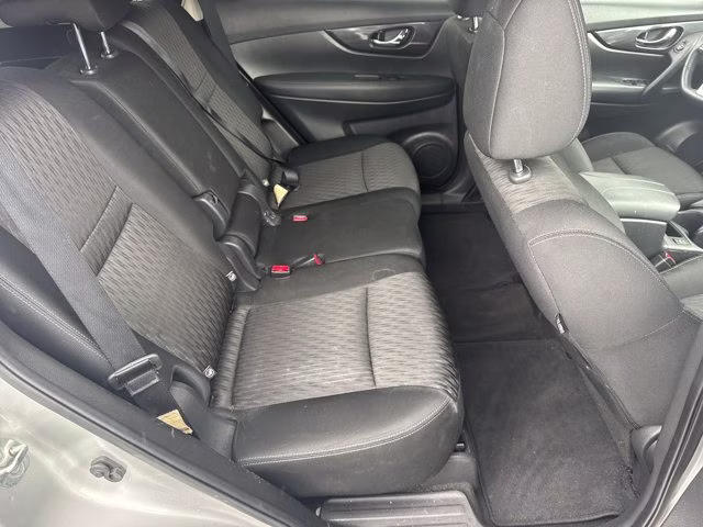 2019 Brilliant Silver Metallic Nissan Rogue SV FWD SUV
