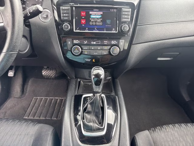 2019 Brilliant Silver Metallic Nissan Rogue SV FWD SUV