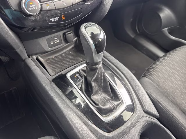 2019 Brilliant Silver Metallic Nissan Rogue SV FWD SUV