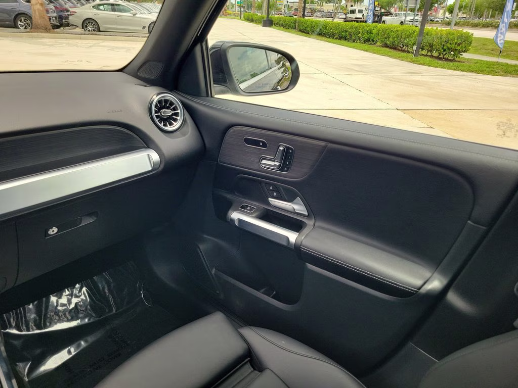 2023 Night Black Mercedes-Benz GLB 250 4MATIC AWD SUV
