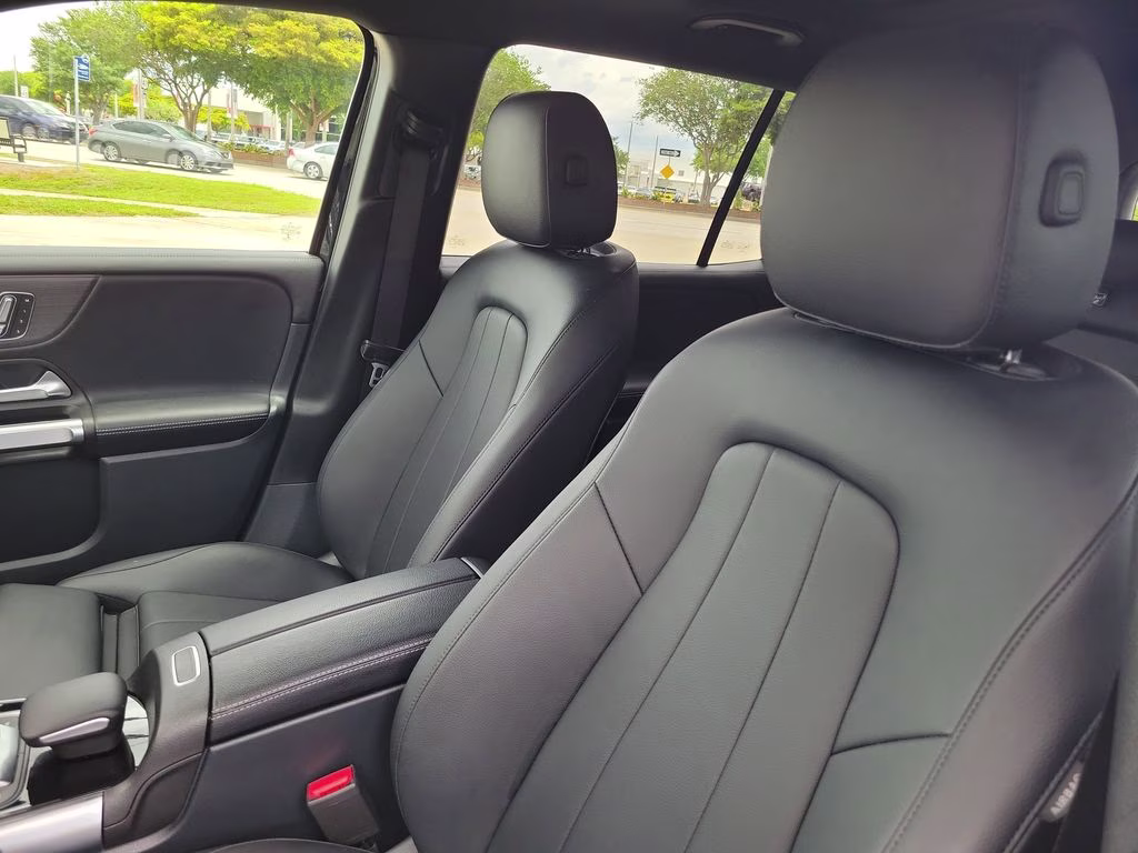 2023 Night Black Mercedes-Benz GLB 250 4MATIC AWD SUV