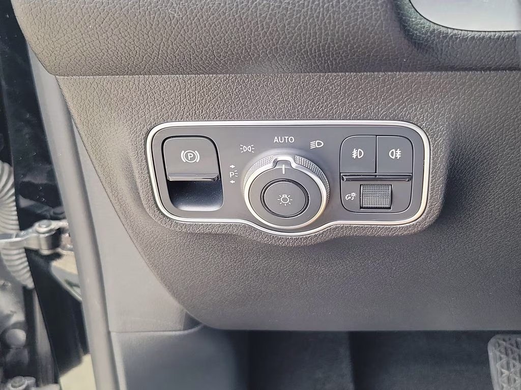 2023 Night Black Mercedes-Benz GLB 250 4MATIC AWD SUV