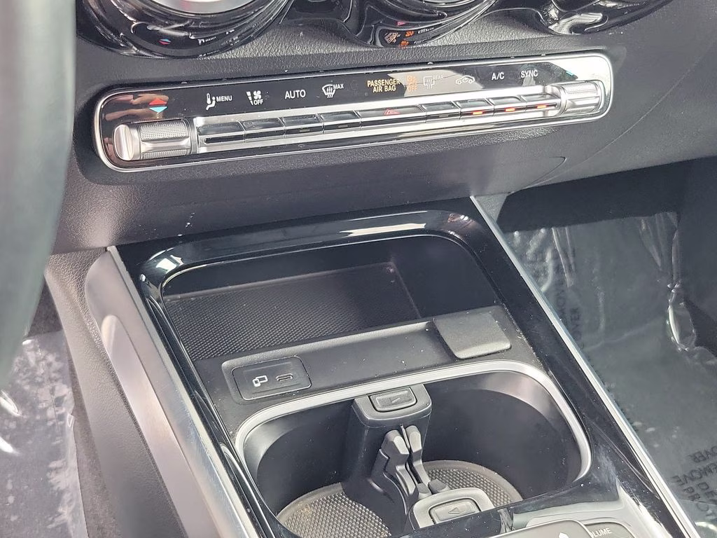 2023 Night Black Mercedes-Benz GLB 250 4MATIC AWD SUV