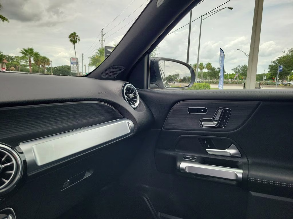 2023 Night Black Mercedes-Benz GLB 250 4MATIC AWD SUV