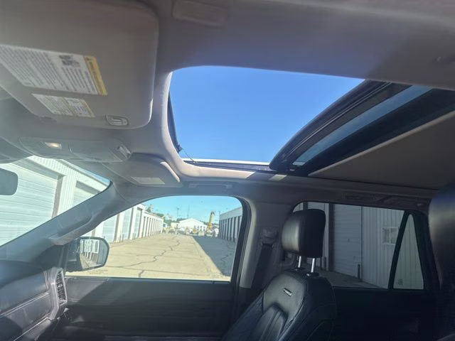 2020 White Ford Expedition Max Platinum 4X4 SUV
