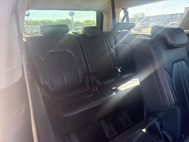 2020 White Ford Expedition Max Platinum 4X4 SUV