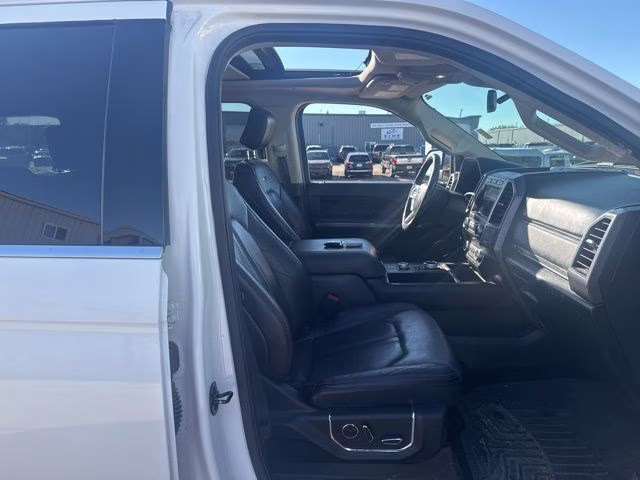 2020 White Ford Expedition Max Platinum 4X4 SUV
