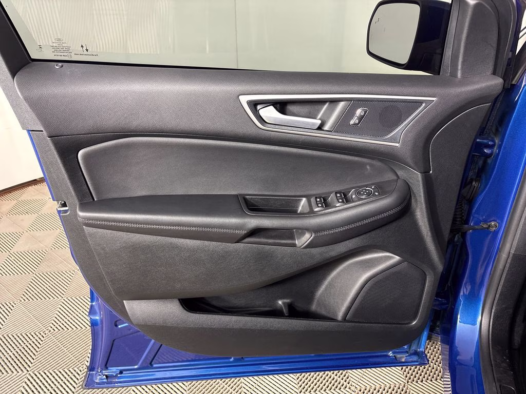 2024 Blue Metallic Ford Edge SEL AWD SUV