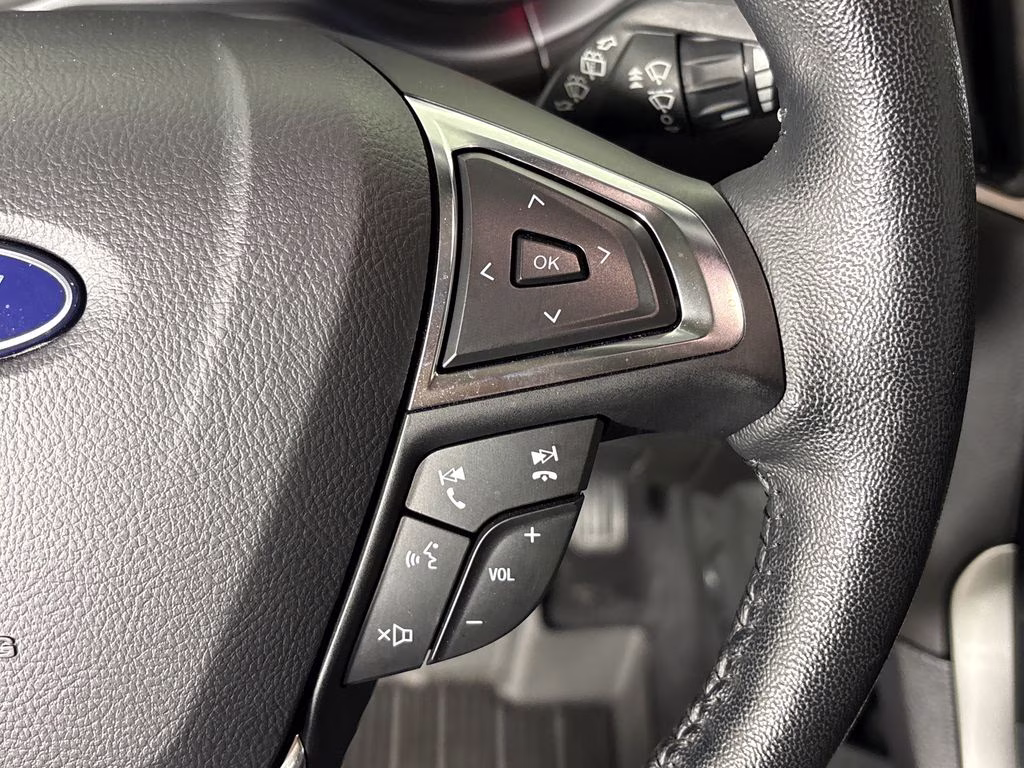 2024 Blue Metallic Ford Edge SEL AWD SUV
