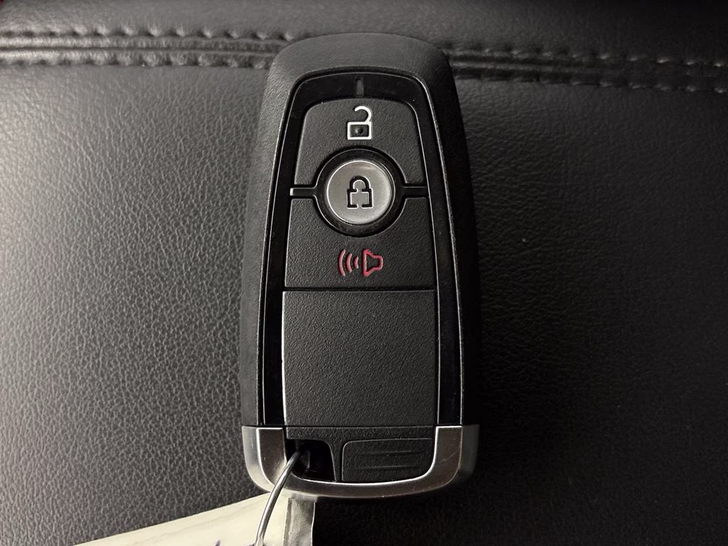 2024 Blue Metallic Ford Edge SEL AWD SUV
