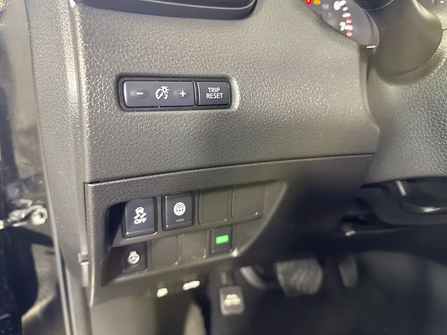 2019 Magnetic Black Pearl Nissan Rogue Sport SV FWD SUV