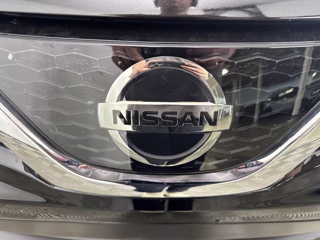 2019 Magnetic Black Pearl Nissan Rogue Sport SV FWD SUV