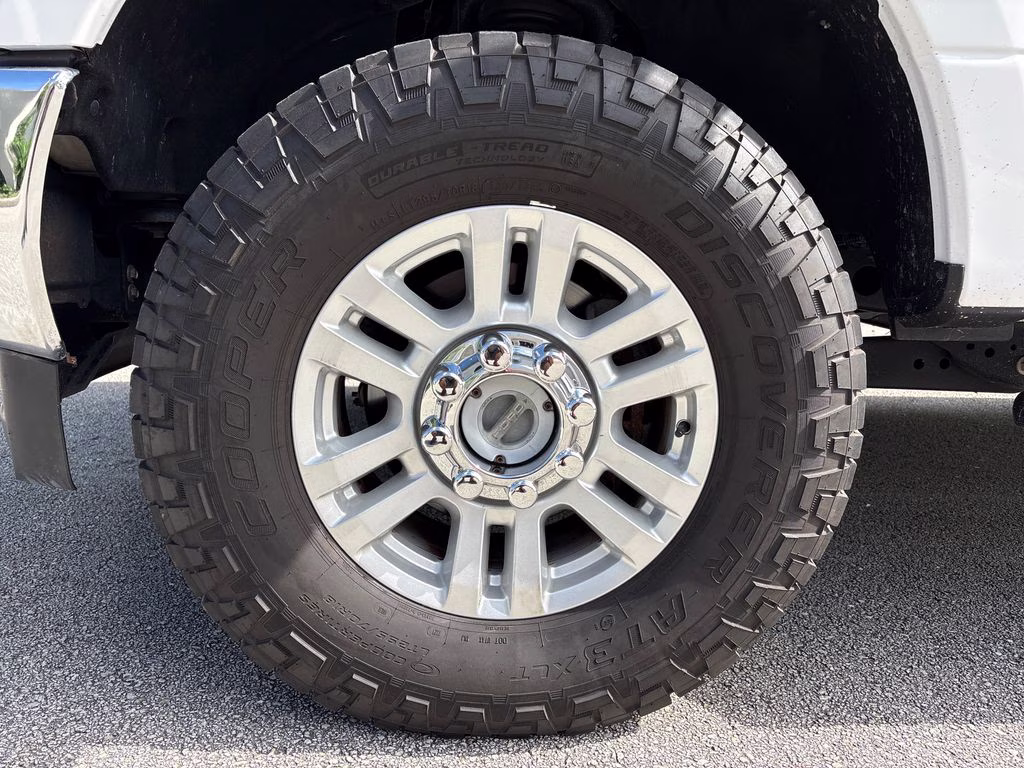 2019 Oxford White Ford Super Duty F-250 SRW XLT 4X4 Truck