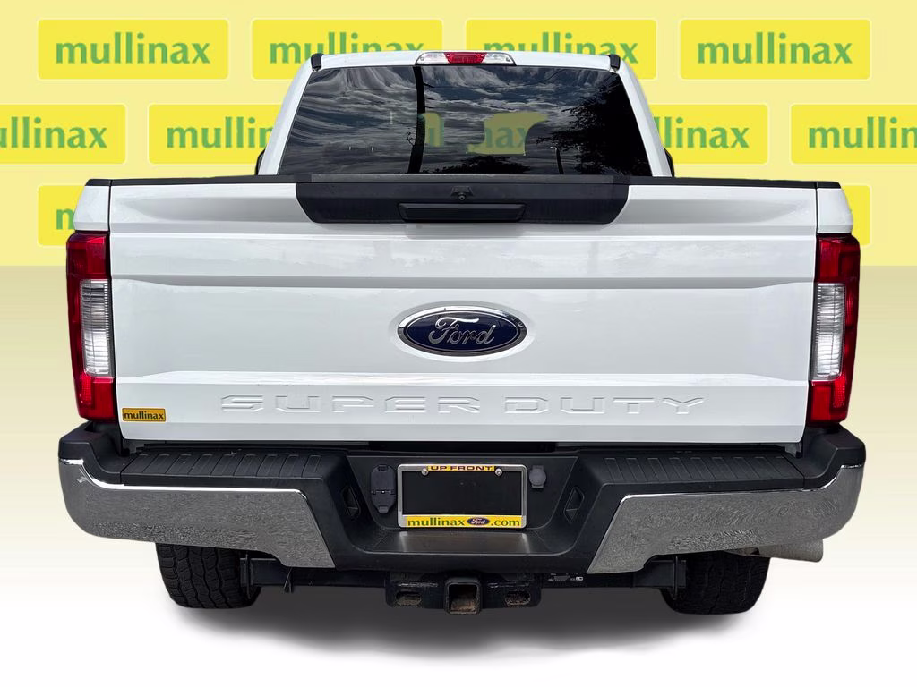2019 Oxford White Ford Super Duty F-250 SRW XLT 4X4 Truck