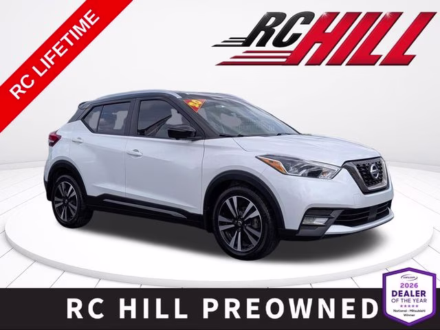 2020 Aspen White/Super Black Nissan Kicks SR FWD SUV