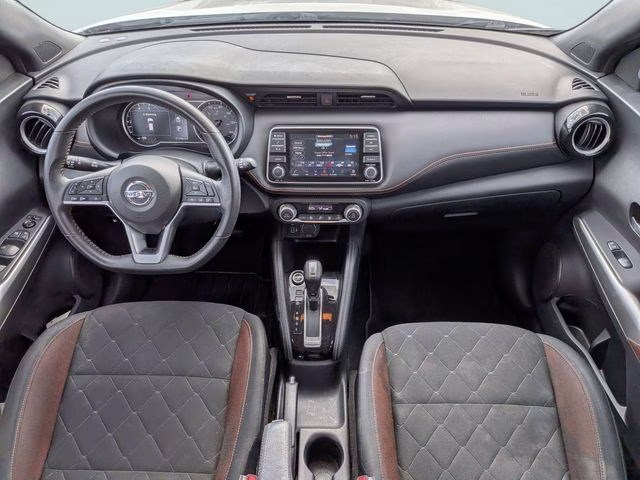 2020 Aspen White/Super Black Nissan Kicks SR FWD SUV