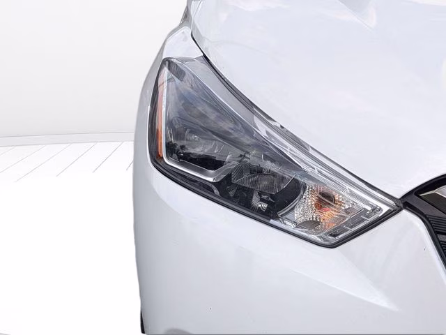 2020 Aspen White/Super Black Nissan Kicks SR FWD SUV
