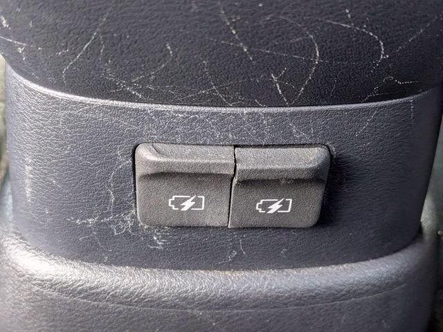 2020 Aspen White/Super Black Nissan Kicks SR FWD SUV
