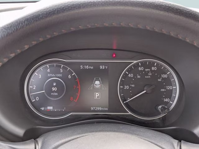 2020 Aspen White/Super Black Nissan Kicks SR FWD SUV