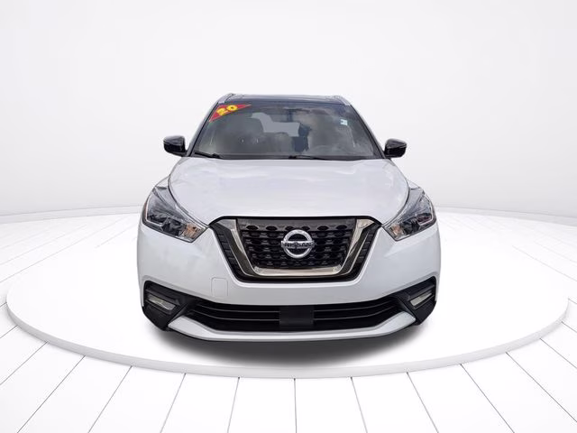 2020 Aspen White/Super Black Nissan Kicks SR FWD SUV