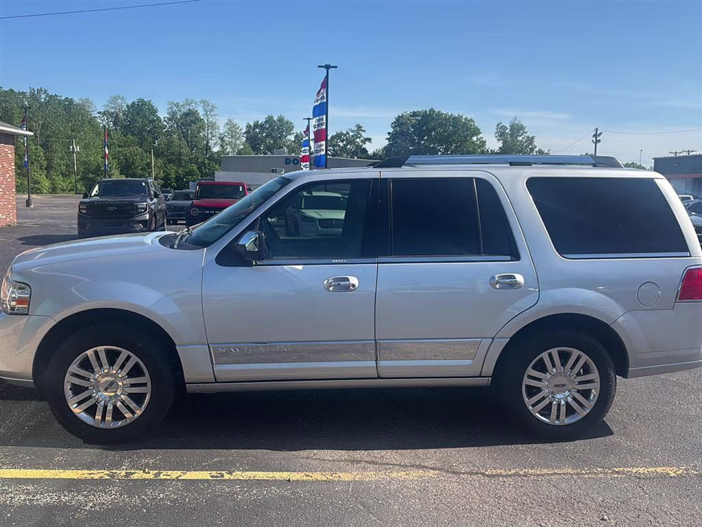 2012 Ingot Silver Metallic Lincoln Navigator Base 4X4 SUV