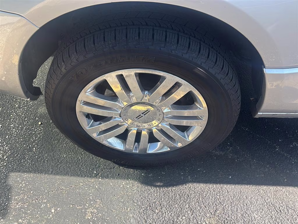 2012 Ingot Silver Metallic Lincoln Navigator Base 4X4 SUV
