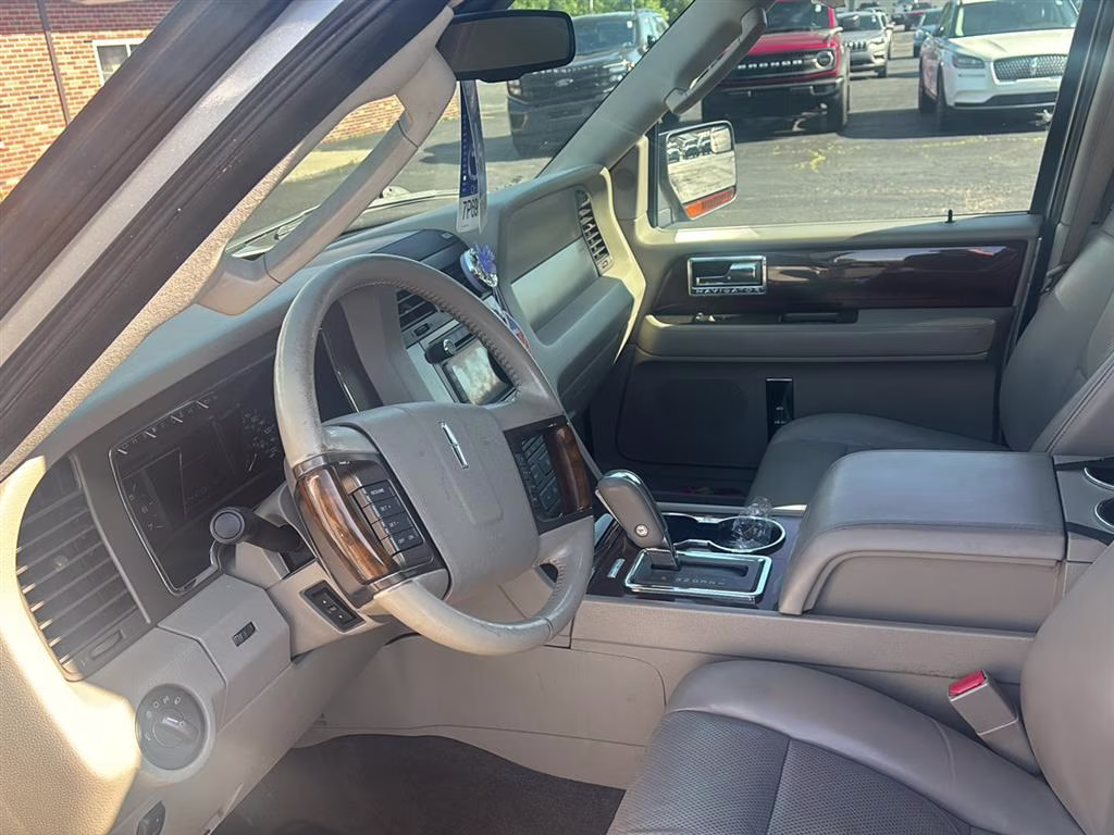2012 Ingot Silver Metallic Lincoln Navigator Base 4X4 SUV