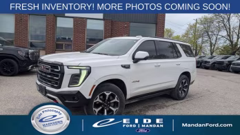 2025 White GMC Yukon AT4 4X4 SUV