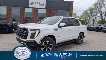2025 White GMC Yukon AT4 4X4 SUV