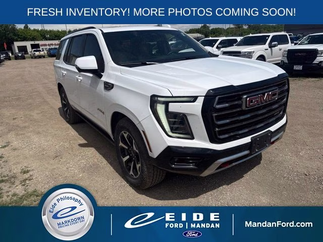2025 White GMC Yukon AT4 4X4 SUV