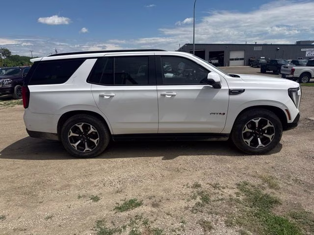 2025 White GMC Yukon AT4 4X4 SUV