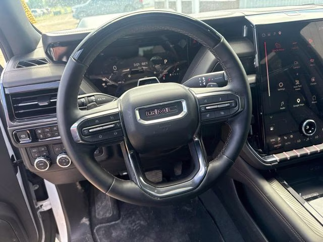 2025 White GMC Yukon AT4 4X4 SUV