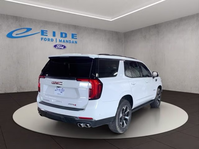 2025 White GMC Yukon AT4 4X4 SUV