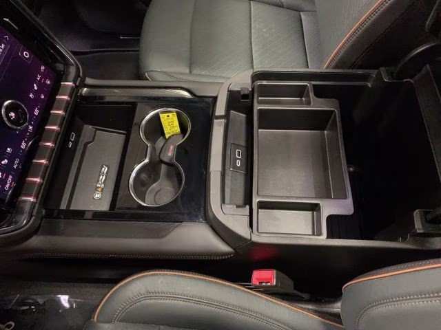 2025 White GMC Yukon AT4 4X4 SUV