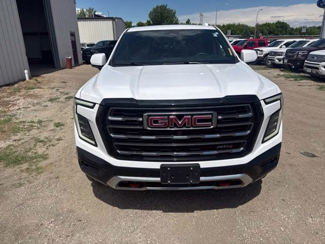 2025 White GMC Yukon AT4 4X4 SUV